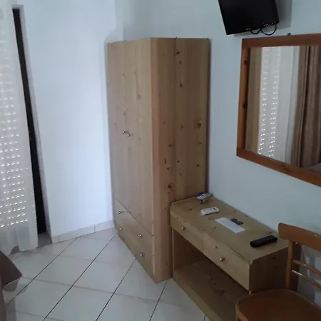 Aparthotel Hause Zorbas 3*