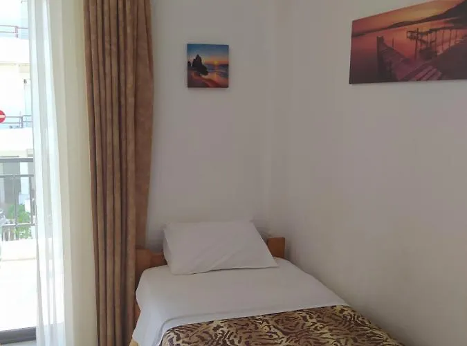 Ξενοδοχείο με διαμερίσματα Hause Zorbas 3*