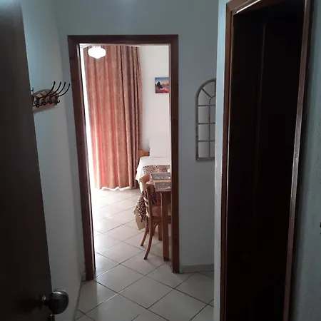 Aparthotel Hause Zorbas 3*