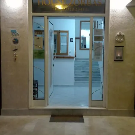 Hotel apartamentowy Hause Zorbas