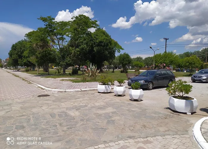 מלון דירות Hause Zorbas 3*